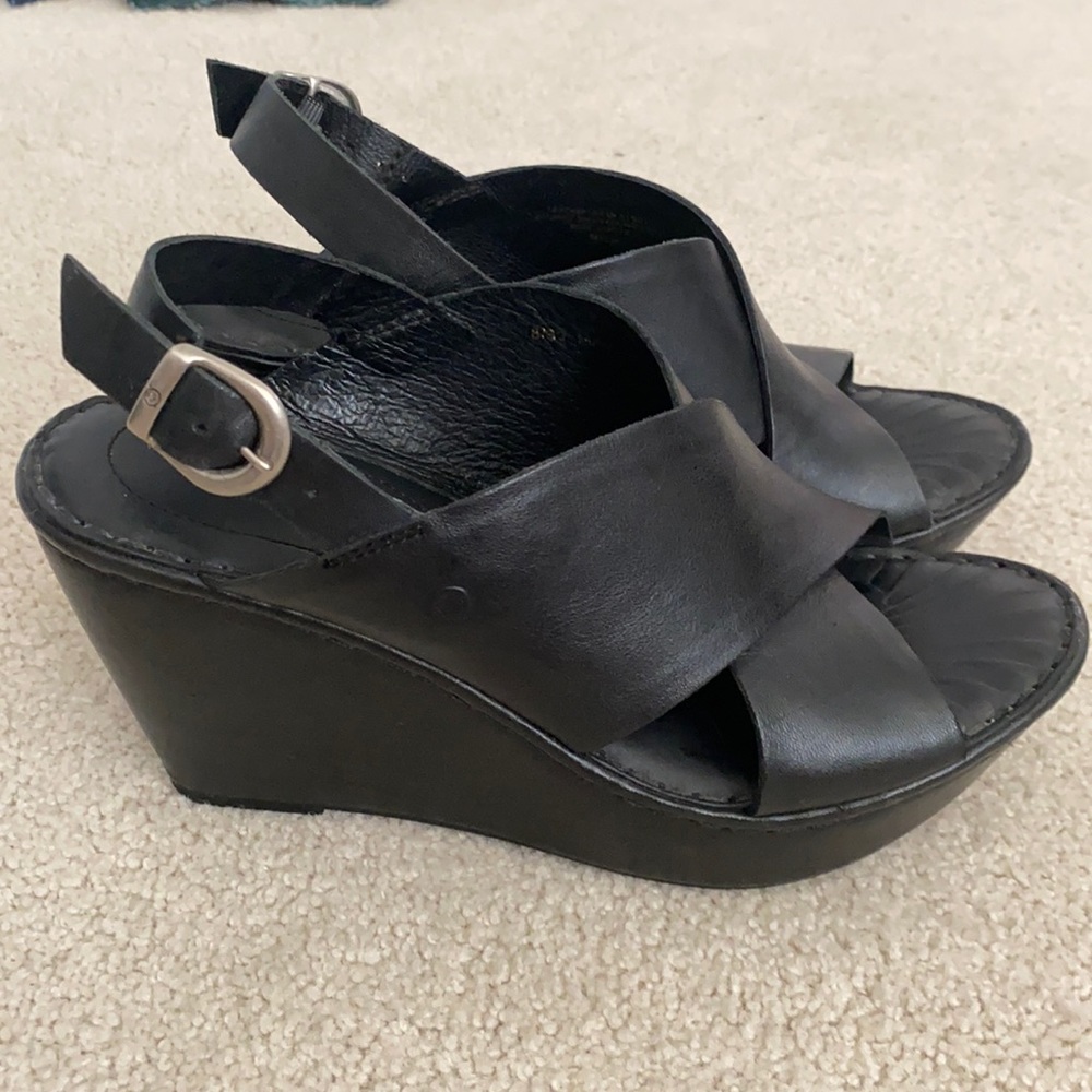 Born Black Wedge Sandals! 8